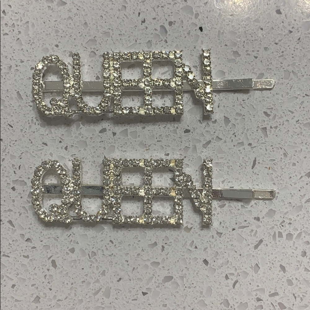 Queen bobby pins
